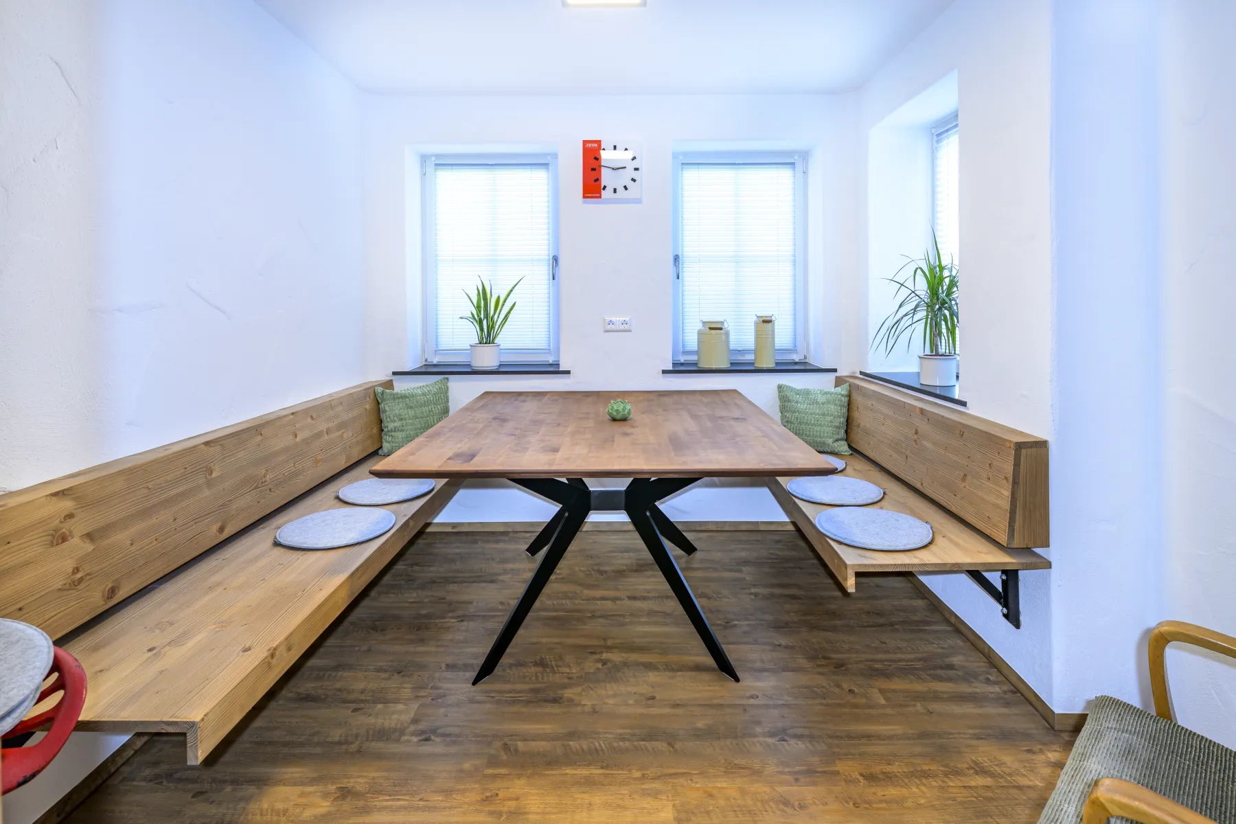 Ferienwohnung KARL – Esszimmer