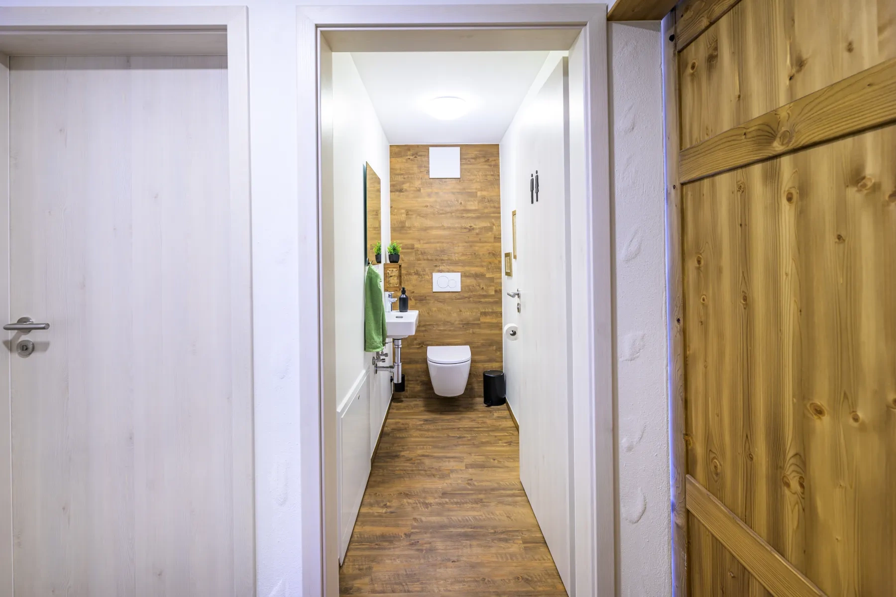 Ferienwohnung KARL – Separates WC